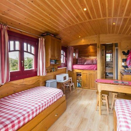 Hotel La Roulotte des Matis à Cheux Extérieur photo