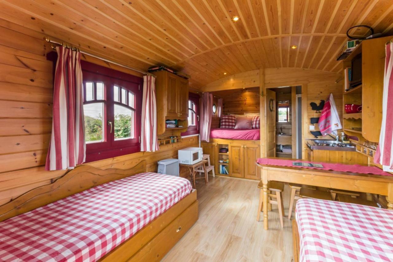 Hotel La Roulotte des Matis à Cheux Extérieur photo