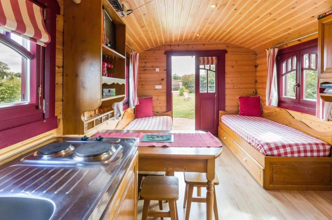 Hotel La Roulotte des Matis à Cheux Extérieur photo