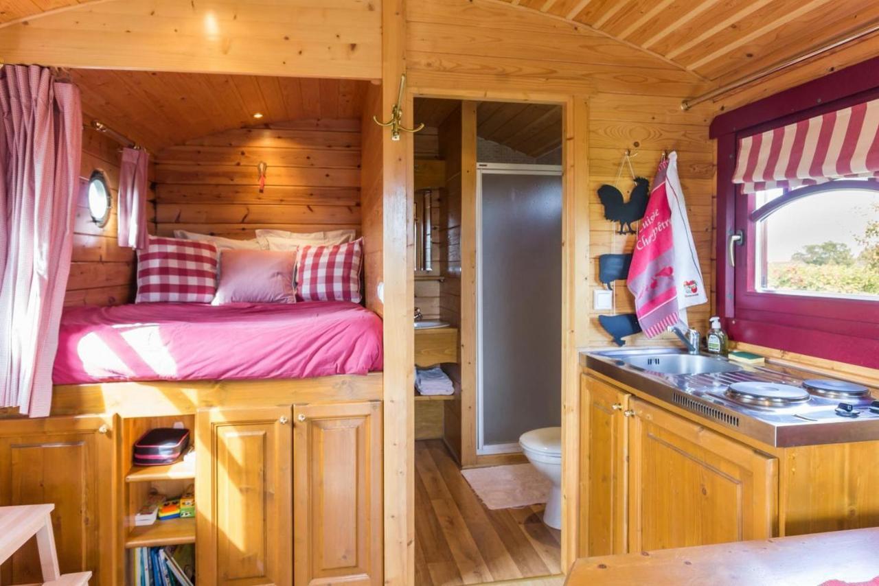 Hotel La Roulotte des Matis à Cheux Extérieur photo