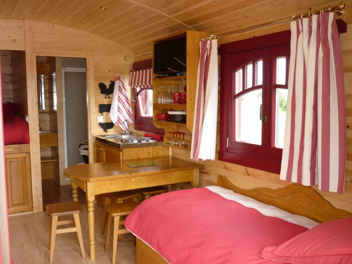 Hotel La Roulotte des Matis à Cheux Extérieur photo